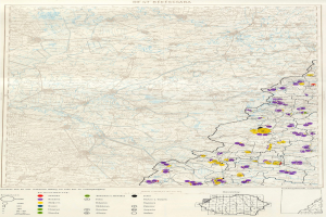 Eine Deutschlandkarte mit verschiedenen farbigen Punkten darauf und Text am unteren Rand, der Bevölkerungszahlen für verschiedene Städte angibt.