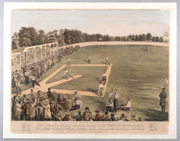Gruppe von Menschen, die Cricket auf einem grünen Feld mit Bäumen im Hintergrund und einem klaren blauen Himmel spielen, mit Text unten, der "Das zweite große Match-Spiel um die Meisterschaft" liest.