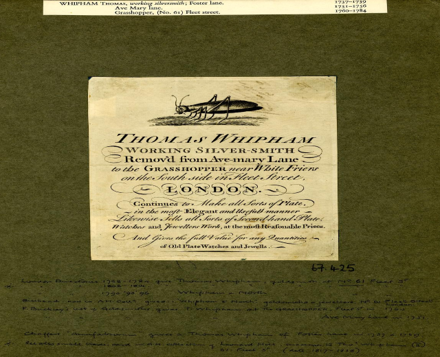 Ein altes Buch mit einer Zeichnung einer Heuschrecke auf dem Cover, das Text auf den Seiten enthält.