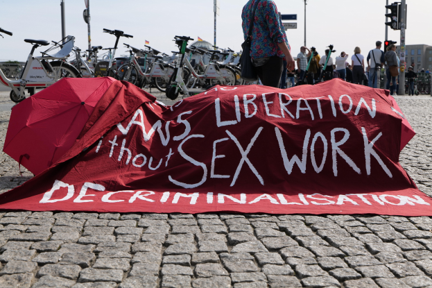 Kontroverse um Aufnahme-Regeln im Heath Bath: Initiative 'Eltern gegen die Rechte' erhebt schwere Diskriminierungsvorwürfe - SPD spricht von einem 'falschen Signal'