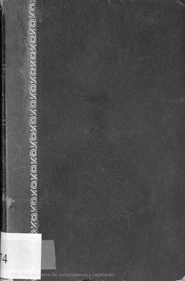 Schwarz-weiß-Foto eines gebundenen Buches mit weißem Rand, leicht abgenutzte Deckelkanten, abgenutzter Rücken und einem weißen Etikett mit unklarer Beschriftung.