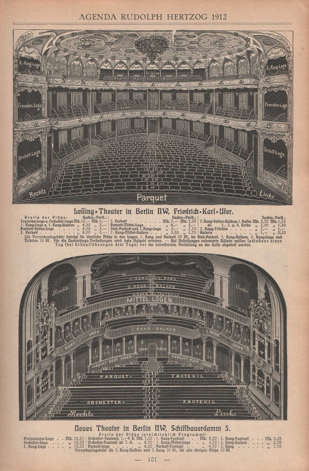 Schwarz-weiß-Illustration einer alten Buchseite mit einem große Auditorium in Berlin, Deutschland, aus dem Jahr 1912, mit begleitendem Text, der das Layout des Theaters beschreibt.