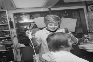 Friseur erklärt: Warum sich die Preise für Haarschnitte bald ändern